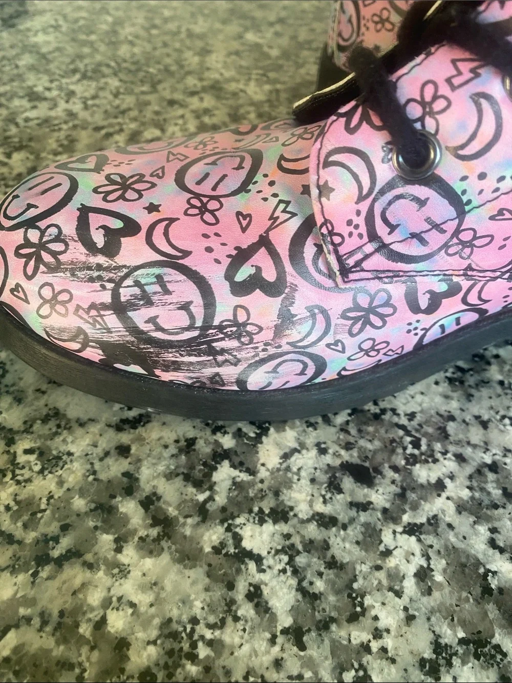 Fabkids Smiley & Heart Print graphic side zipper Lace-Up Boots